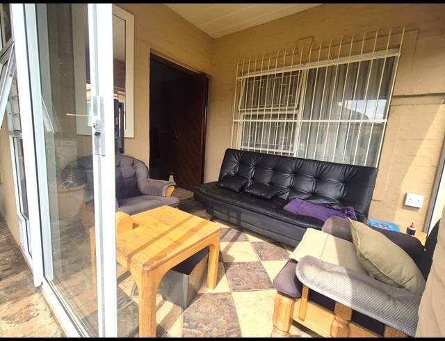 3 BEDROOM TOWNHOUSE FOR SALE IN ARCON PARK